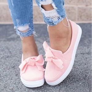 Women's Slip-On Sneakers - Round Toes / Cute Bow